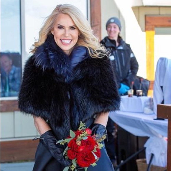 Meet your Posher, Kristin - Picture 1 of 2